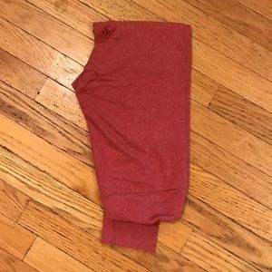 Heathered red leggings